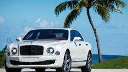 Bentley Mulsanne Speed (2015) - widok z przodu