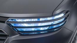 Chevrolet Niva Concept (2014) - lewy przedni reflektor - włączony