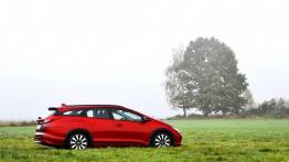 Honda Civic IX Tourer 1.6 i-DTEC - galeria redakcyjna - prawy bok