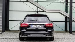 Mercedes klasy C 450 AMG 4MATIC kombi (2016) - widok z tyłu