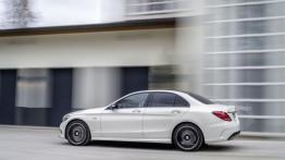 Mercedes klasy C 450 AMG 4MATIC sedan (2016) - lewy bok