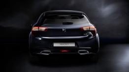 DS 5 Facelifting (2015) - tył - reflektory włączone