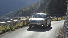 Subaru Outback 2015 2.5i - wersja europejska - widok z przodu