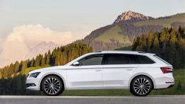 Skoda Superb III Combi (2015) - lewy bok