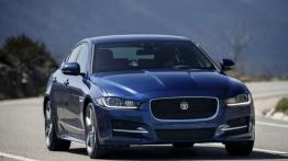 Jaguar XE 2.5t R-Sport Bluefire (2015) - widok z przodu