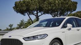 Ford Vignale Mondeo Sedan (2015) - szyba przednia