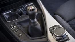 BMW M135i F21 Facelifting (2015) - dźwignia zmiany biegów