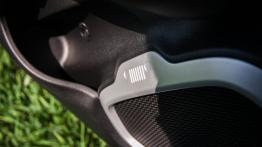 Jeep Renegade 1.4 MultiAir 140KM - galeria redakcyjna - schowek w drzwiach przednich