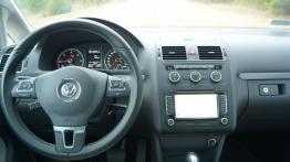 Volkswagen Cross Touran 2.0 TDI 177 KM - galeria redakcyjna - kokpit