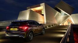 Infiniti QX30 (2016) - widok z tyłu