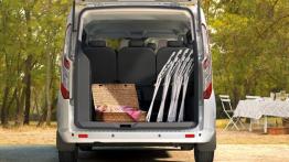 Ford Tourneo Custom (2013) - tył - bagażnik otwarty