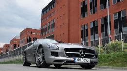 Mercedes SLS AMG Coupe 6.2 V8 571KM - galeria redakcyjna - widok z przodu
