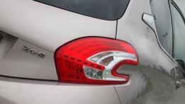 Peugeot 208 Hatchback 3d 1.6 VTI 120KM - galeria redakcyjna - prawy tylny reflektor - wyłączony