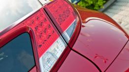 Honda Civic IX Hatchback 5d 1.8 i-VTEC 142KM - galeria redakcyjna - prawy tylny reflektor - wyłączon