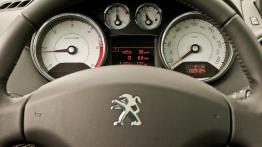 Peugeot 308 SW Facelifting 1.6 e-HDI FAP STT 112KM - galeria redakcyjna - kierownica