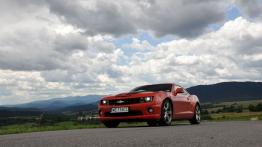 Chevrolet Camaro V Coupe 6.2L V8 405KM - galeria redakcyjna - widok z przodu