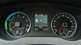 Volkswagen Jetta VI Sedan 1.4 TSI Hybrid 170KM - galeria redakcyjna - komputer pokładowy