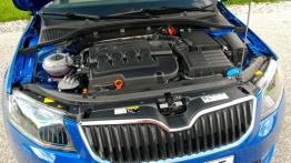 Skoda Octavia III Kombi  KM - galeria redakcyjna - maska otwarta