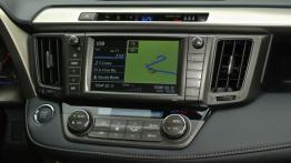 Toyota RAV4 IV - galeria redakcyjna - konsola środkowa