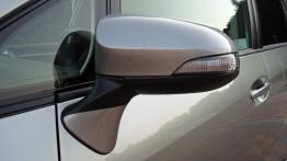 Toyota Verso Facelifting 2.0 D-4D 124KM - galeria redakcyjna (3) - lewe lusterko zewnętrzne, przód