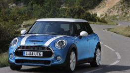 Mini Cooper S 2014 - wersja 5-drzwiowa - widok z przodu