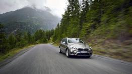 BMW 225i Active Tourer (2014) - widok z przodu