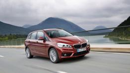 BMW 218d Active Tourer (2014) - widok z przodu