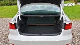 Audi A3 8V Limousine - galeria redakcyjna - tylna kanapa złożona, widok z bagażnika