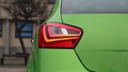 Seat Ibiza V Facelifting 1.2 TSI - galeria redakcyjna - lewy tylny reflektor - włączony