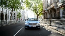 Bentley Flying Spur V8 (2014) - widok z przodu
