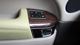 Range Rover Sport II 4.4 SDV8 340KM - galeria redakcyjna - sterowanie w drzwiach