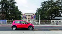 Volkswagen cross up! (2013) - prawy bok