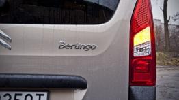 Citroen Berlingo II Combi 1.6 HDI FAP 110KM - galeria redakcyjna - prawy tylny reflektor - włączony