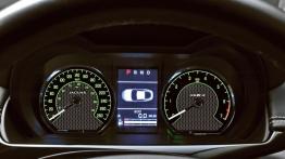 Jaguar XKR-S - deska rozdzielcza