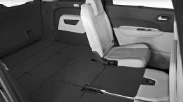 Peugeot 5008 - tylna kanapa złożona, widok z boku