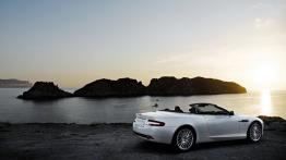 Aston Martin DB9 Volante - prawy bok