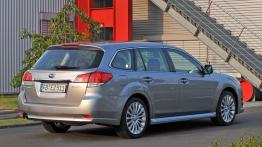 Subaru Legacy Kombi 2010 - widok z tyłu