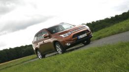 Mitsubishi Outlander III - widok z przodu