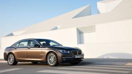 BMW serii 7 F02 Facelifting - prawy bok
