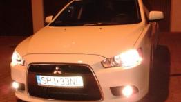 Mitsubishi Lancer IX Sportback - galeria społeczności - przód - reflektory włączone