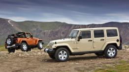 Jeep Wrangler 2011 - wersja 5-drzwiowa - lewy bok