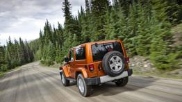 Jeep Wrangler 2011 - wersja 3-drzwiowa - widok z tyłu