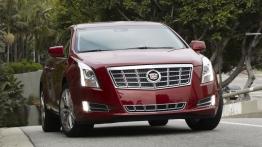 Cadillac XTS - widok z przodu