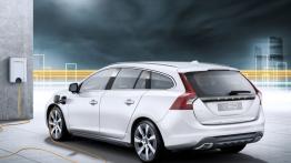 Volvo V60 Plug-In Hybrid - wersja przedprodukcyjna - widok z tyłu