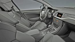 Citroen C5 Sedan 2007 - widok ogólny wnętrza z przodu