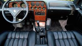 Lancia Thema - pełny panel przedni