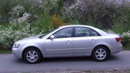 Hyundai Sonata - lewy bok