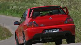 Mitsubishi Lancer EVO IX - widok z tyłu