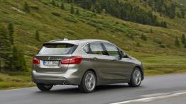 BMW 225i Active Tourer (2014) - widok z tyłu