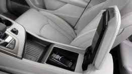 Audi Q7 II (2015) - tunel środkowy między fotelami